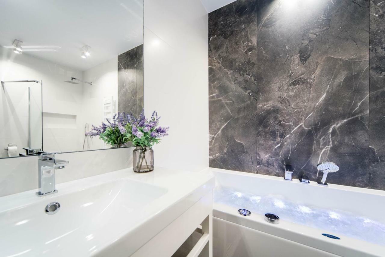 Jacuzzi Apartments Krakov Exteriér fotografie